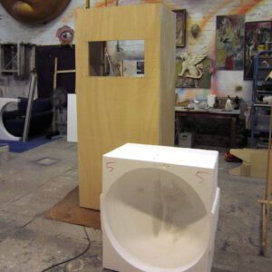 01_stele_sphaere_roh_tiefbohrbaer