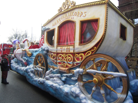 amazonen_karnevalswagen_kutsche