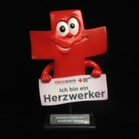 kleinplastik_maskottchen_werbeplastiken_rotes_kreuz