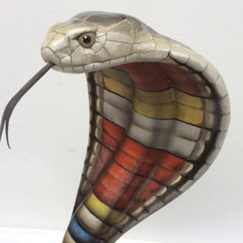 maskottchen_werbefigur_schlangenkopf_kobra