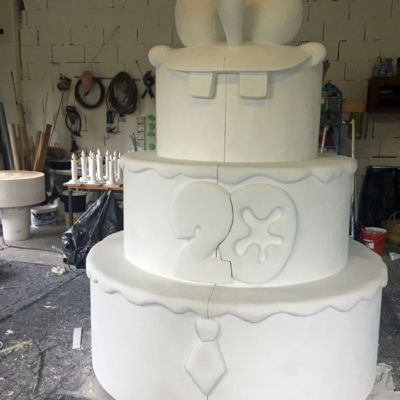 1_spongebob_riesentorte_weiss