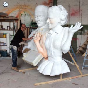 2_maschendrahtskulpturen__wei