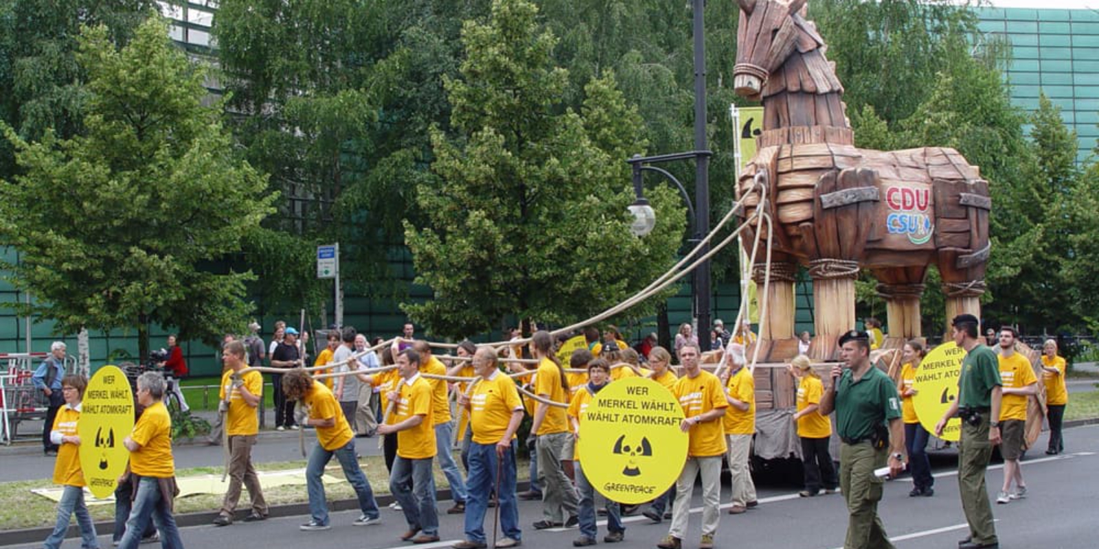 3.pferdeskulptur_greenpeace