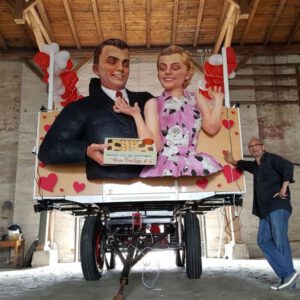 5drahtskulpturen_kekse_festwagen