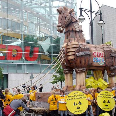 grossplastik_trojanisches-pferd_skulptur