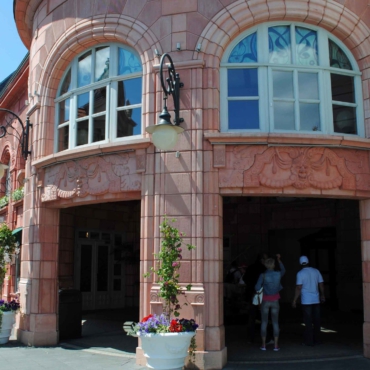 04fassade_reliefs_alt_berlin_phantasialand